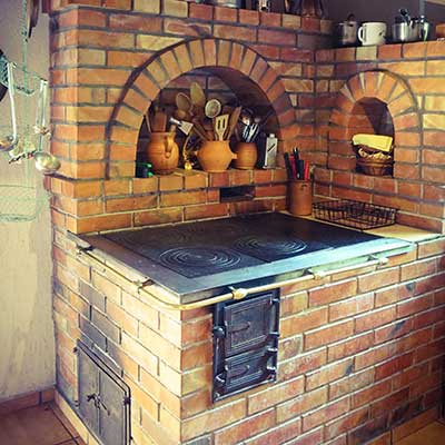 Święta Bożego Narodzenia mogą być magiczne! Przygotujemy dla Państwa przytulne pokoje, zorganizujemy catering, rozpalimy ogień. Zamiast wielkich porządków- sauna, relaks i długie spacery.. zapraszamy do kontaktu i zapoznania się z ofertą.